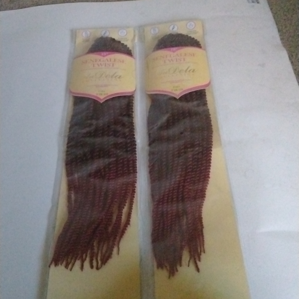 2 bundles of Senegalese twist 18"